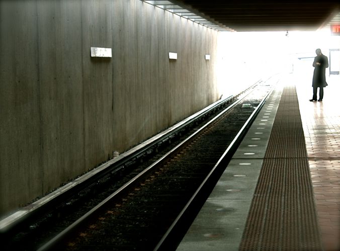 washington dc falls church subway station platform
