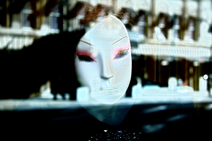 new york city prada mannequin white outline