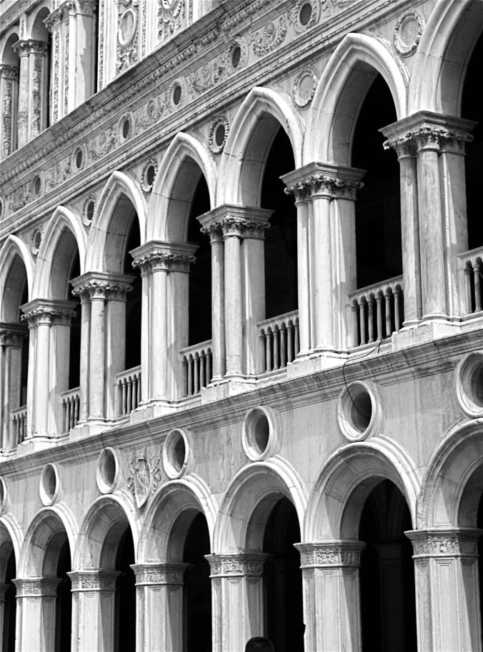venice doges palaces arches close up