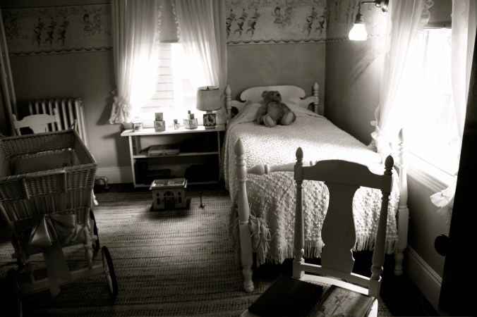 boston brookline kennedy house birthplace childhood bedroom