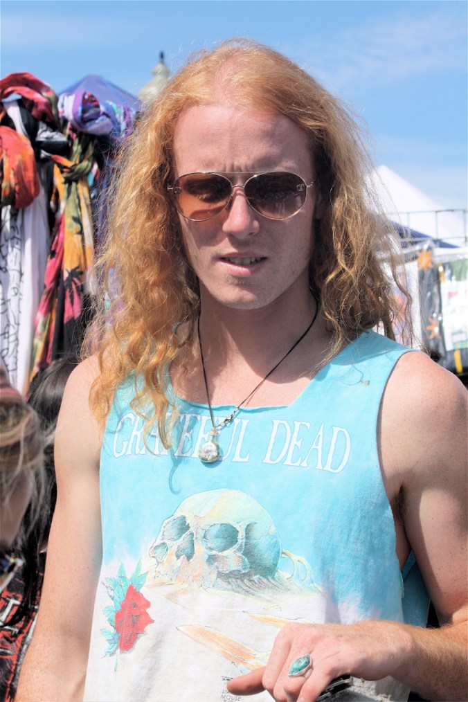 boston hemp fest man in grateful dead tshirt