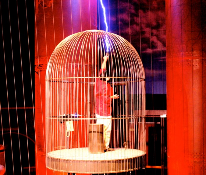boston museum of science Van de Graaff generator man in cage