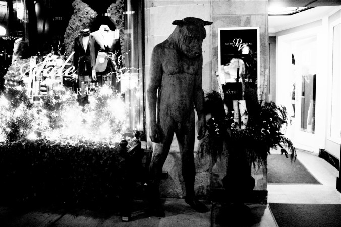 boston newbury street statue christmas tree