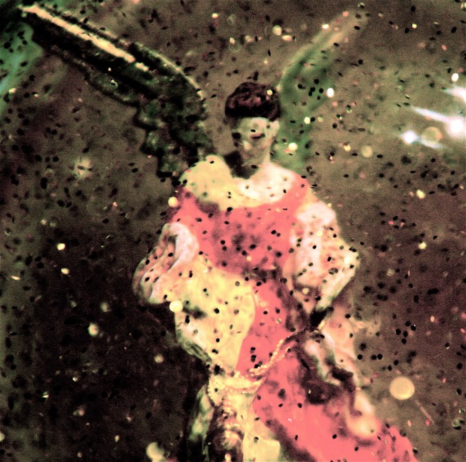 new york city metropolitan museum of art angel in snow globe 3