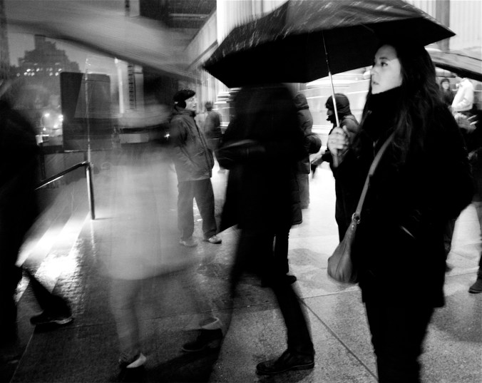 new york city metropolitan museum of art december 29 2012 snow storm people waiting outside
