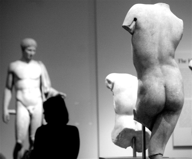 new york city metropolitan museum of art people in the background