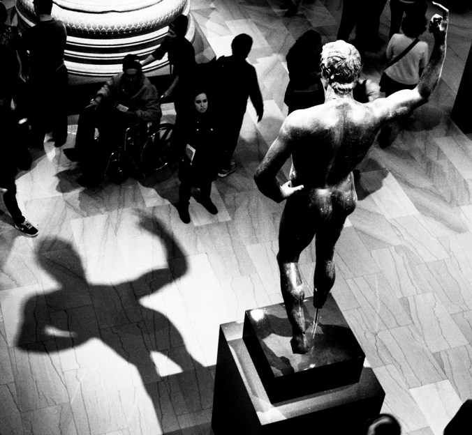 new york city metropolitan museum of art greek statue shadow