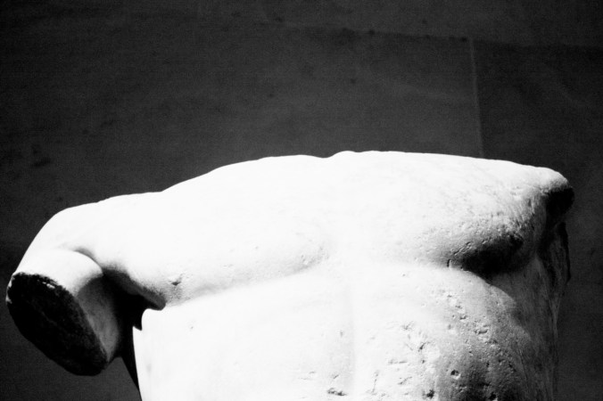 new york city metropolitan museum of art headless roman