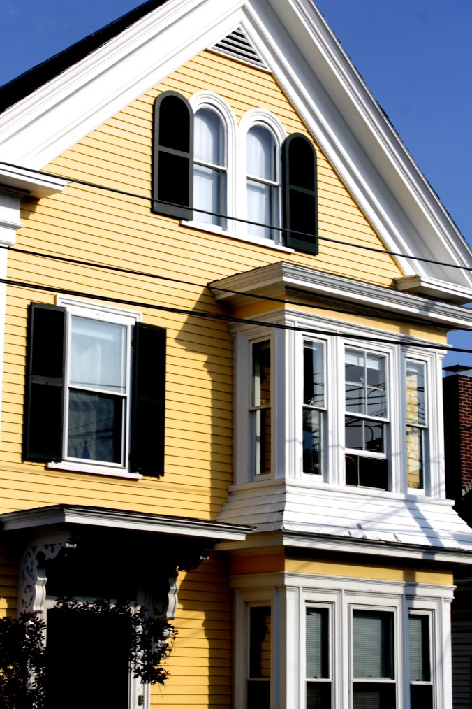 gloucester yellow house