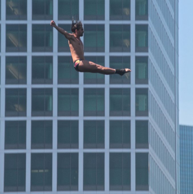 boston institute of contemporary art red bull diving competition august 25 2013 orlando duque 2