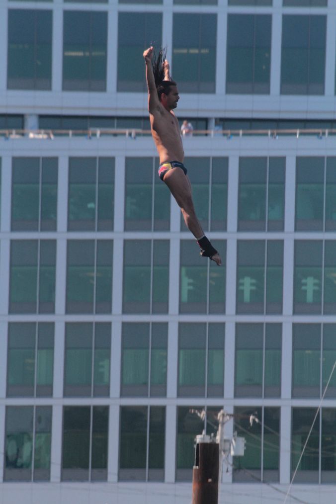 boston institute of contemporary art red bull diving competition august 25 2013 orlando duque 6