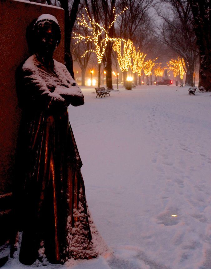 boston commonwealth avenue snow december 14 12