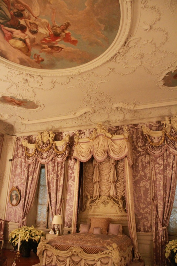 newport marble house pink room ceiling
