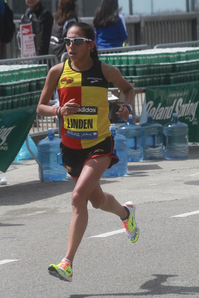boston marathon april 21 beacon street elite runners desiree linden