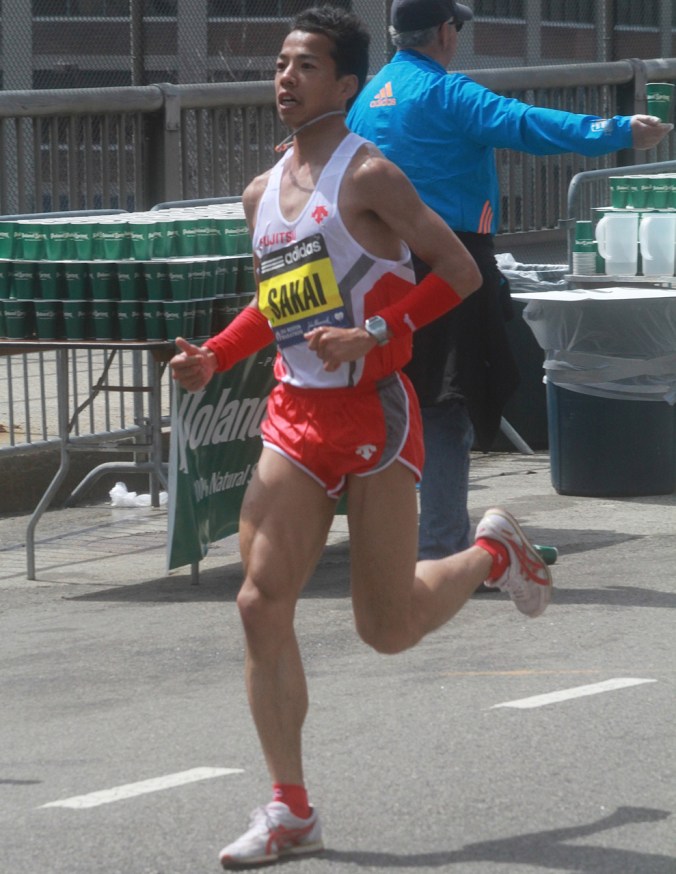 boston marathon april 21 beacon street elite runners sakai
