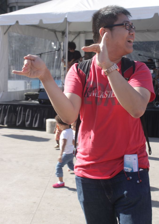 boston scooper bowl man performing