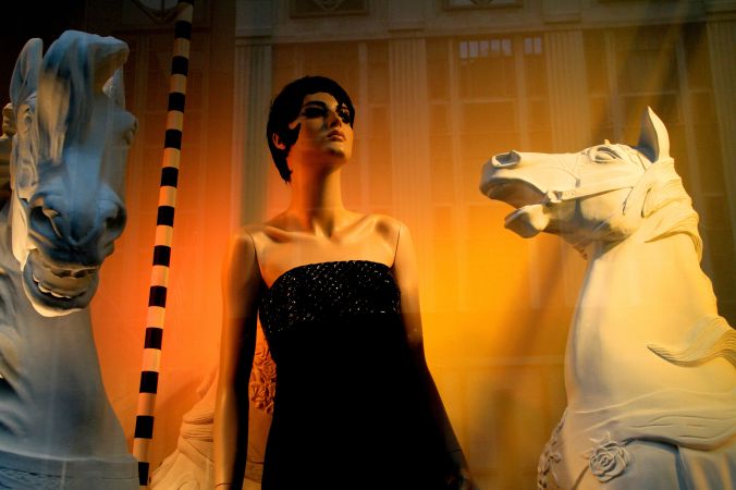 new york city fifth avenue bergdorf goodman window 2