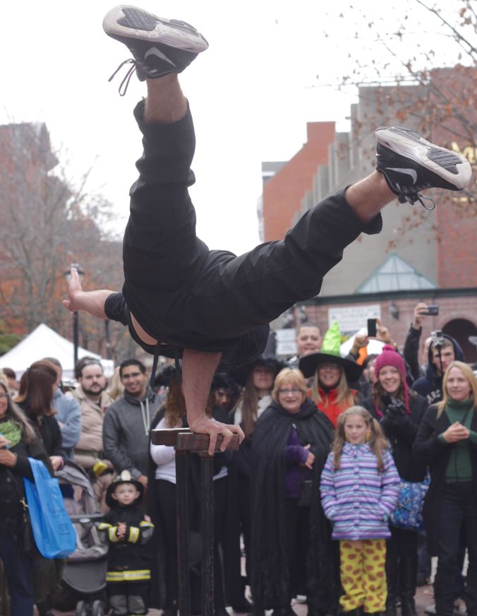 salem halloween october 31 2014 street performer gymnastic move