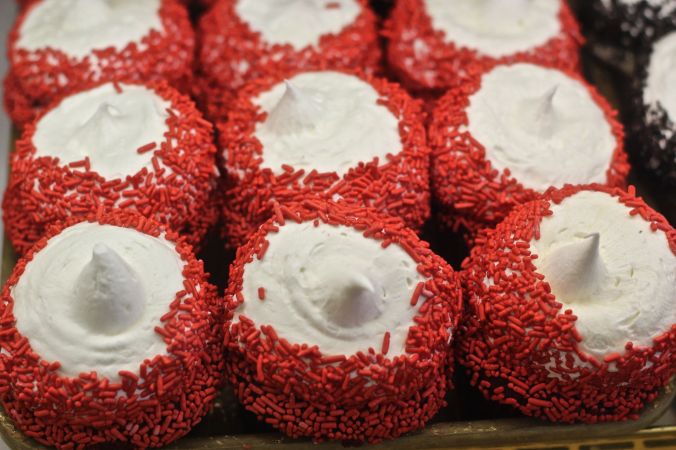 boston north end mike's pastry red velvet cupcake