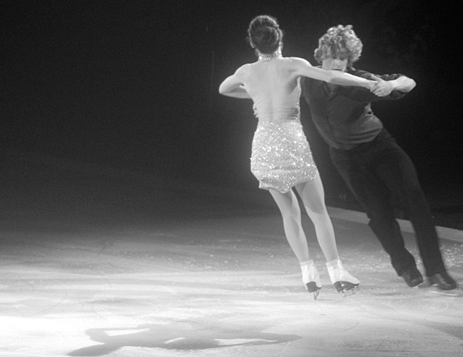 providence dunkin donuts center stars on ice march 14 2015 charlie white meryl davis pair black white