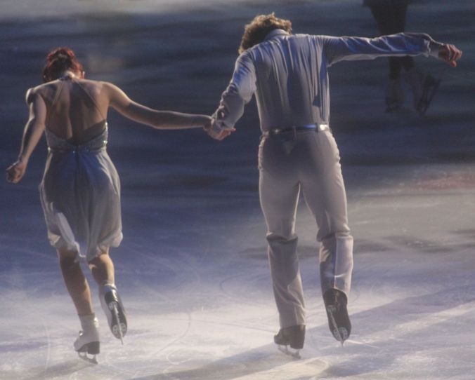 providence dunkin donuts center stars on ice march 14 charlie white meryl davis 3