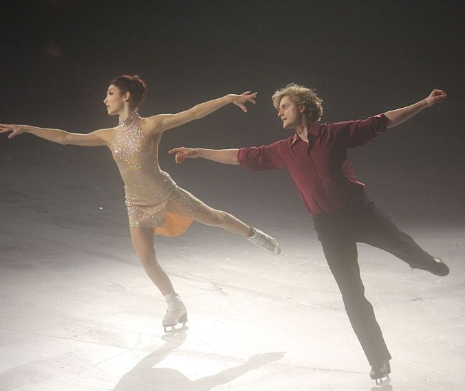 providence dunkin donuts center stars on ice march 14 charlie white meryl davis 6