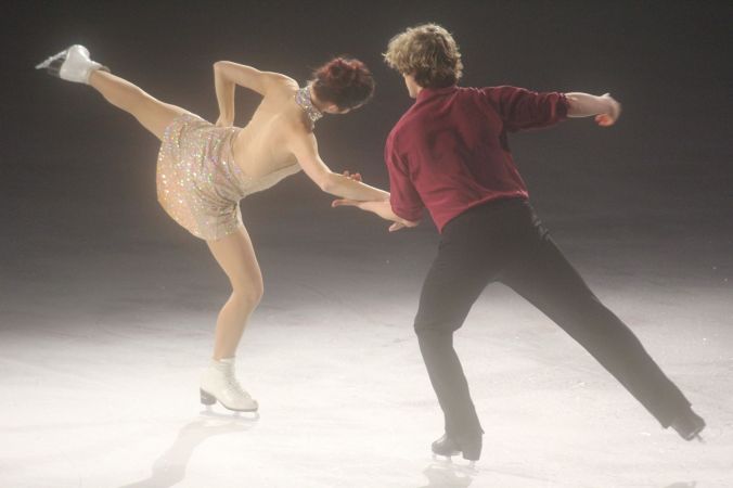 providence dunkin donuts center stars on ice march 14 charlie white meryl davis 7