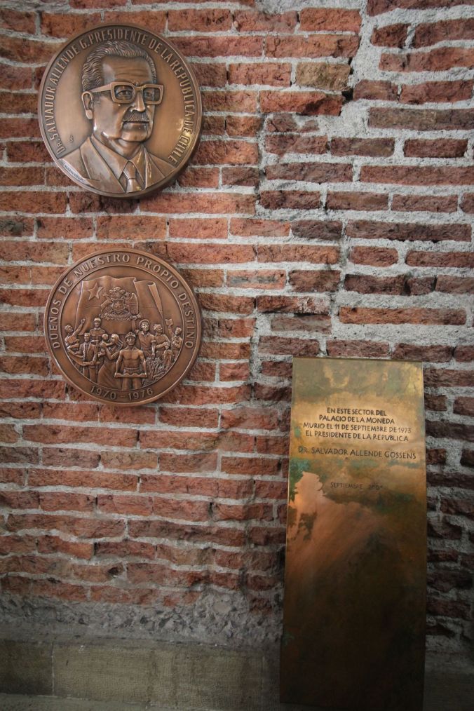 chile santiago government house la moneda salvadore allende memorial