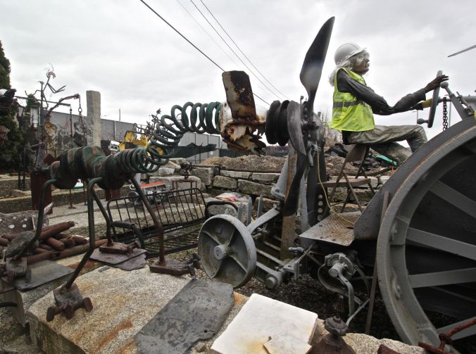 salem junk sculpture yard 6