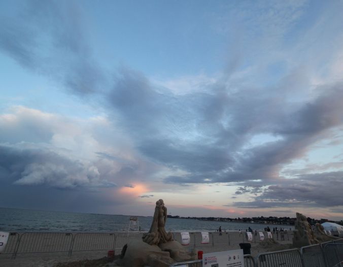 boston revere beach sand sculpture festival couple kissing sculpture sunset 2