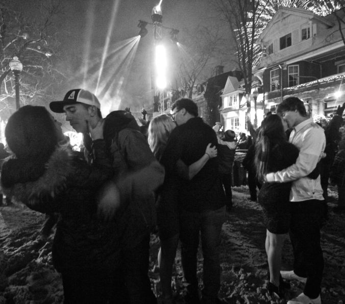 quebec city new years celebration december 31 2015 couples kissing 2