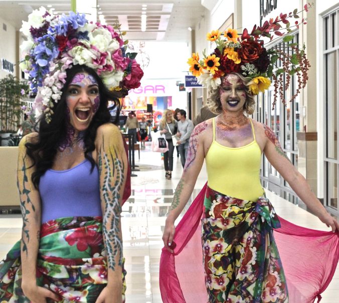 foxwoods casino women with flowered hair dresses