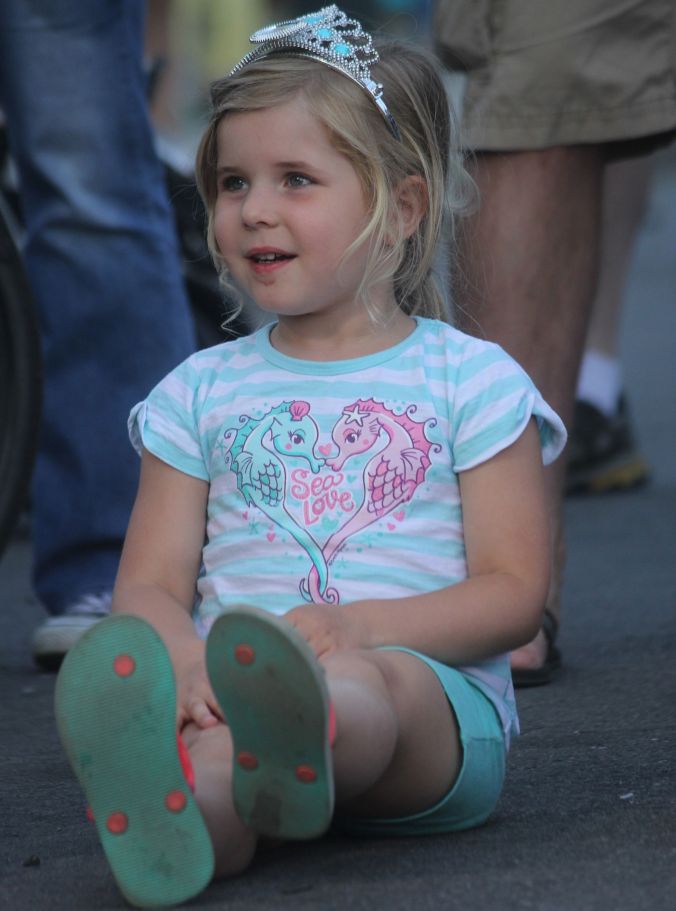 cambridge riverfest girl with crown