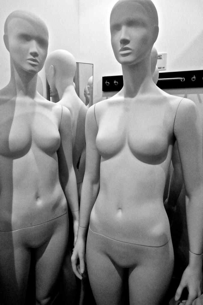 boston h&amp;m store downtown crossing mannequins 7