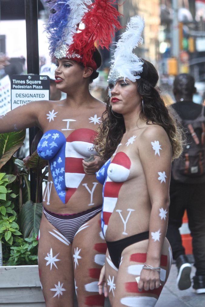 new-york-city-september-4-2016-times-square-naked-women-3