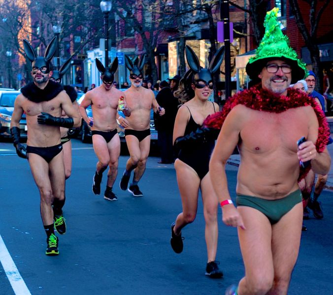 boston-santa-speedo-run-december-10-2016-17