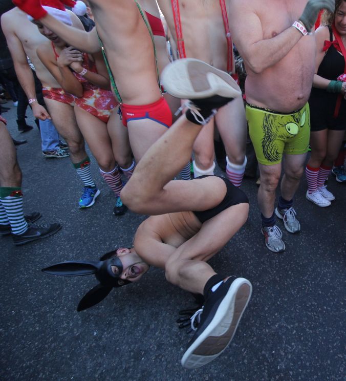 boston-santa-speedo-run-december-10-2016-7