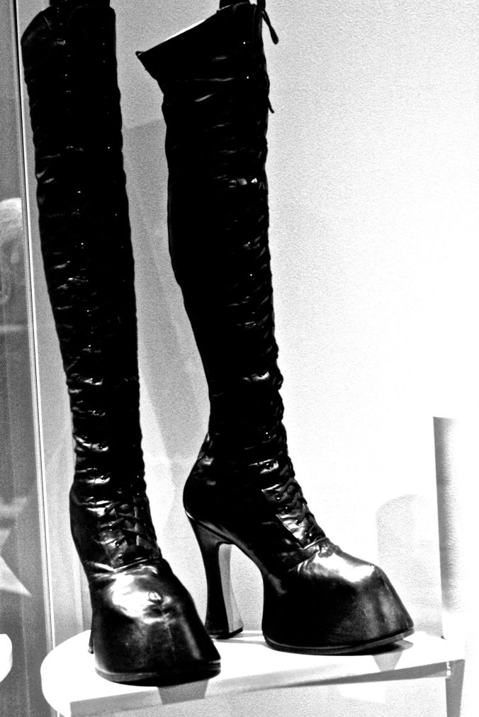 salem-peabody-essex-shoe-exhibit-3