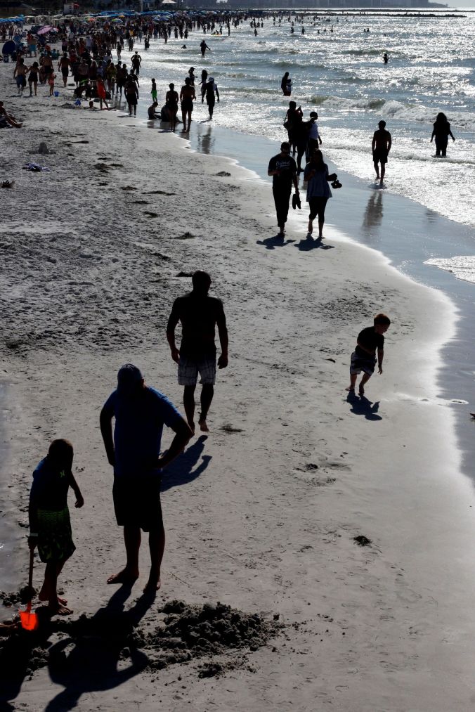 clearwater-beach-people-in-shadow-2