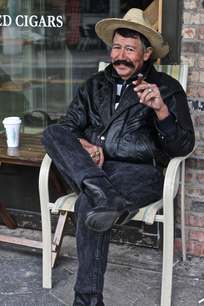 tampa-ybor-city-man-smoking-cigar