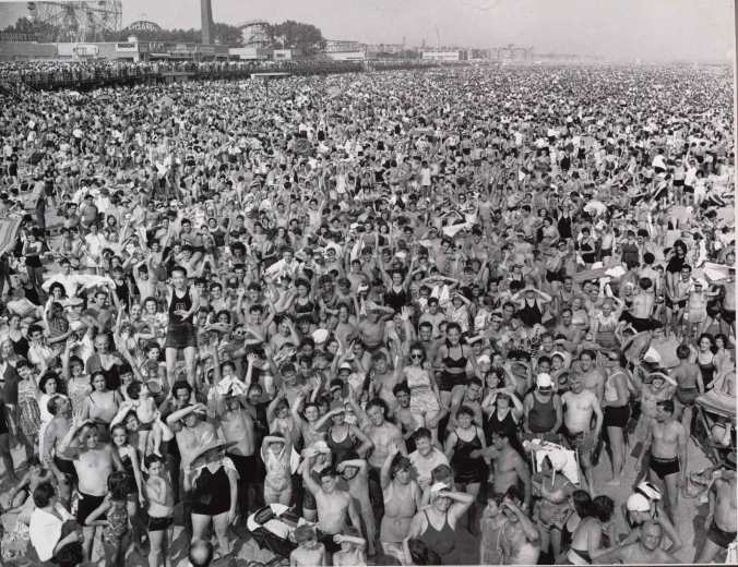 weegee_1940_coney_island_beach_web