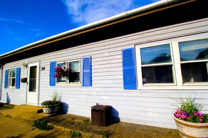 boston winthrop house blue shutters
