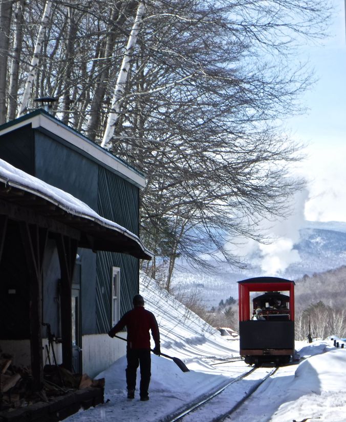 new hampshire loon ski resort steam train 1